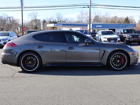 Used 2016 Porsche Panamera GTS image 9