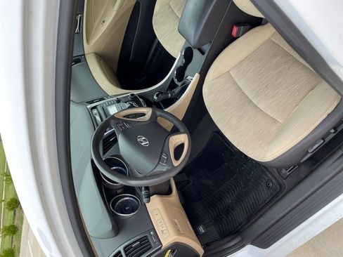 Used 2012 Hyundai Sonata GLS image 16