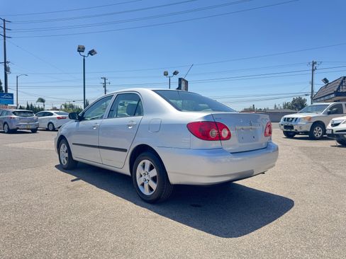 Used 2005 Toyota Corolla CE FWD image 5
