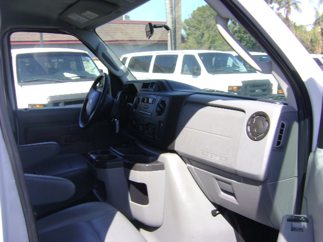 Used 2014 Ford E-350 and Econoline 350 Extended Super Duty RWD image 10
