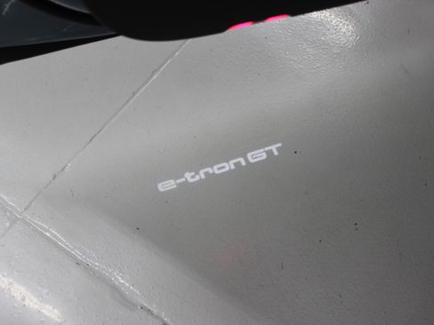 Used 2024 Audi RS e-tron GT AWD/4WD image 39