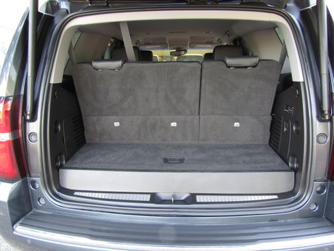 Used 2019 Chevrolet Tahoe Premier RWD image 12