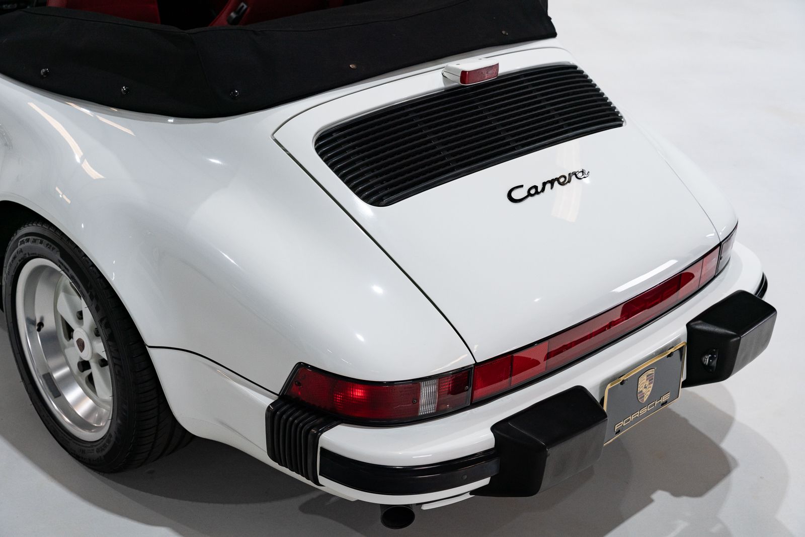 Used 1989 Porsche 911 Carrera Cabriolet RWD image 54