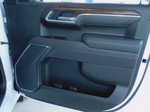 Certified 2025 GMC Sierra 1500 SLT image 26