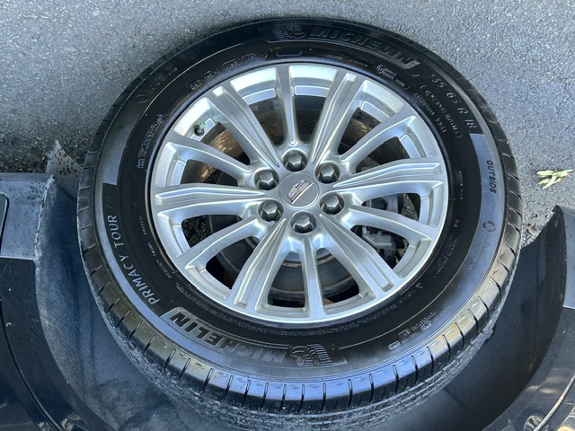 Used 2018 Cadillac XT5 FWD image 31