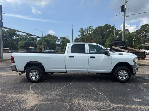 Used 2024 RAM 2500 4x4 Crew Cab Tradesman image 5
