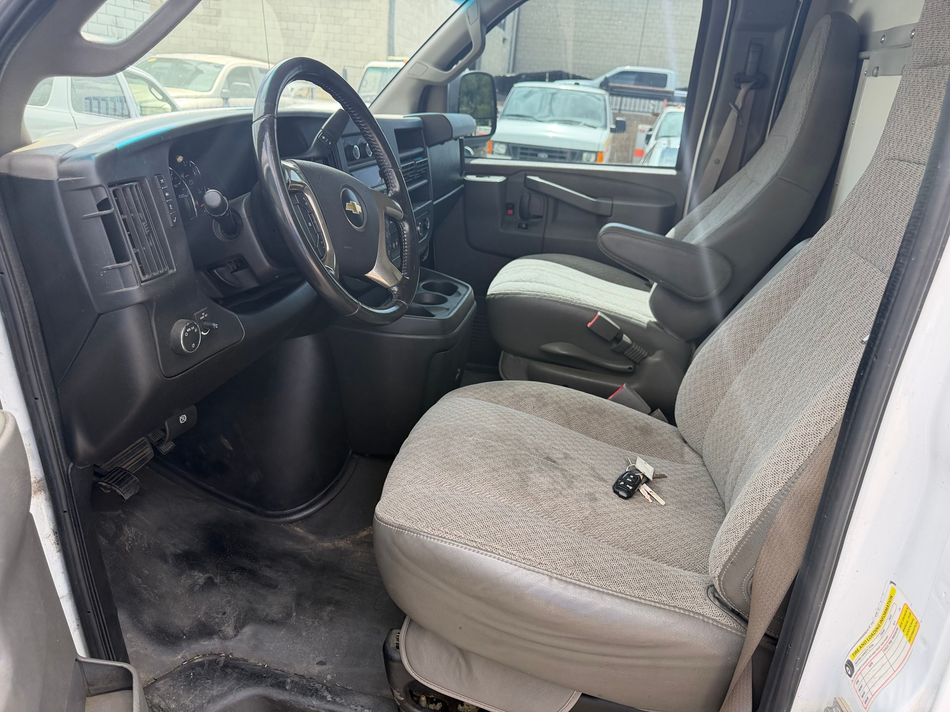 Used 2019 Chevrolet Express 3500 UNAVAIL RWD image 11