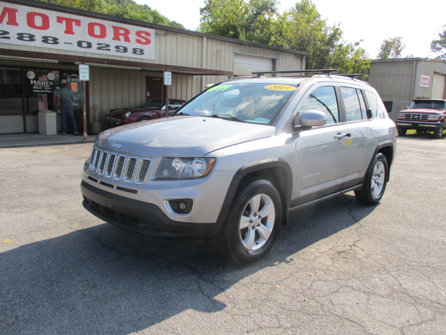 Used 2015 Jeep Compass 4WD Latitude image 2