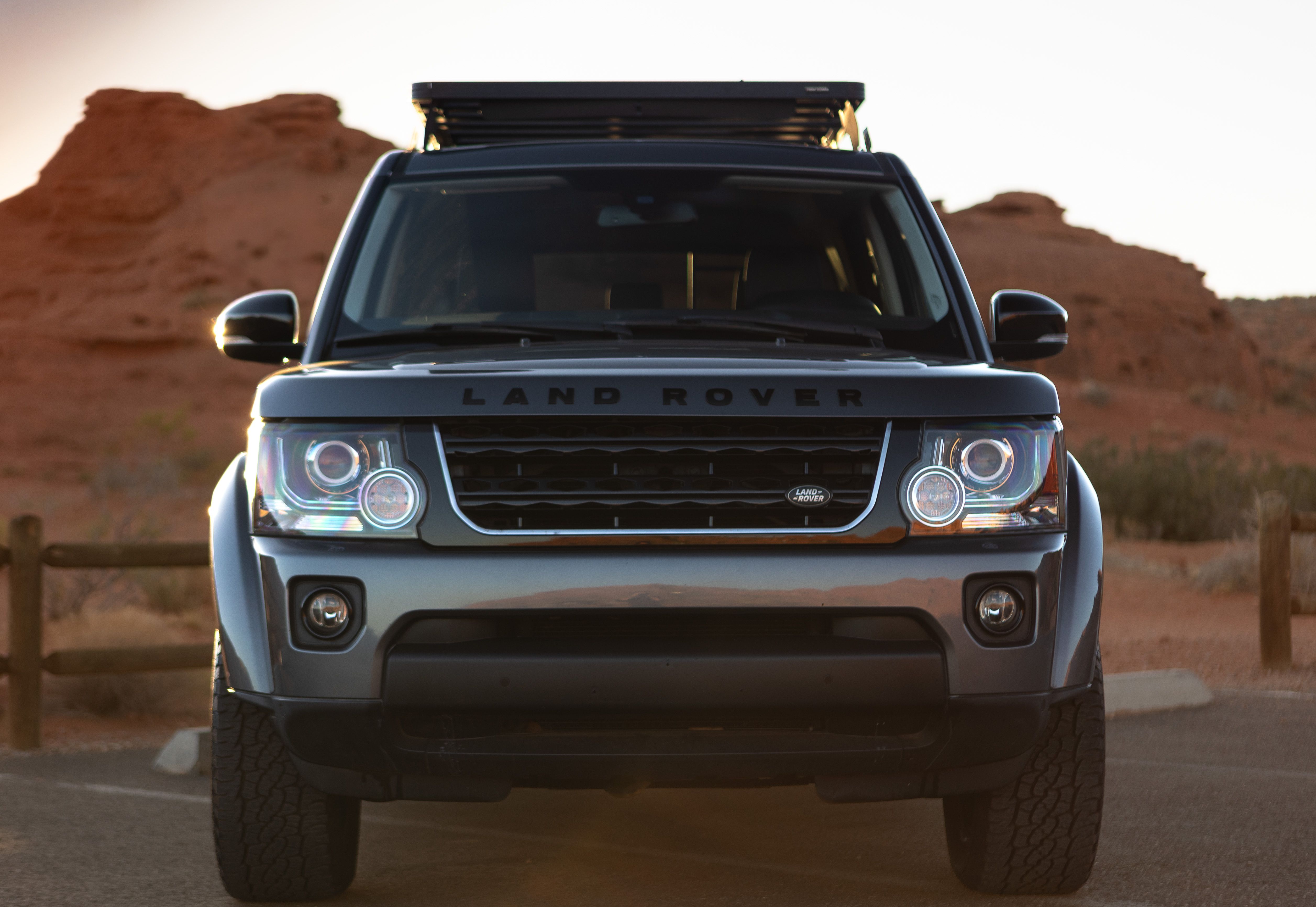 Used 2016 Land Rover LR4 HSE AWD/4WD image 2
