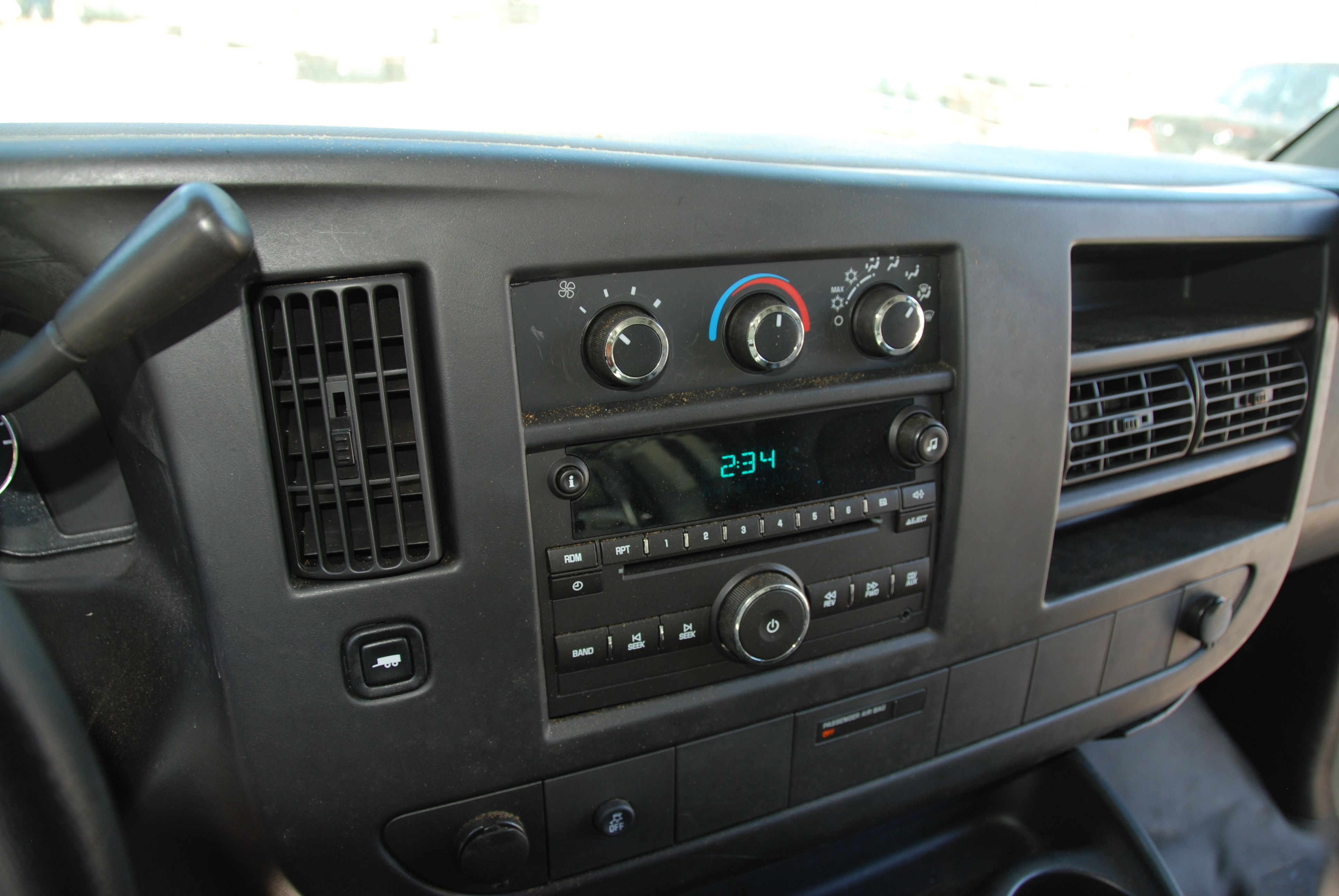 Used 2013 Chevrolet Express 1500 UNAVAIL RWD image 21
