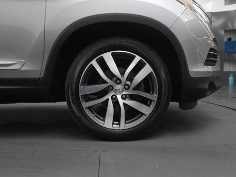 Used 2017 Honda Pilot Touring image 18