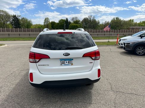 Used 2015 Kia Sorento FWD LX V6 image 7