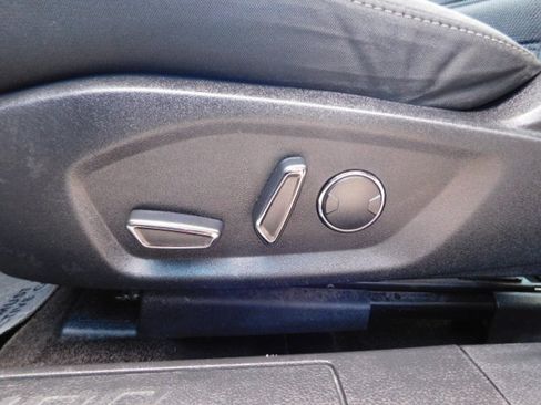 Used 2018 Ford Fusion SE image 10