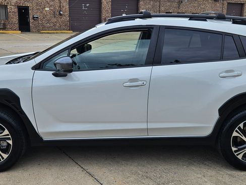 Used 2025 Subaru Crosstrek 2.5i Premium AWD/4WD image 9