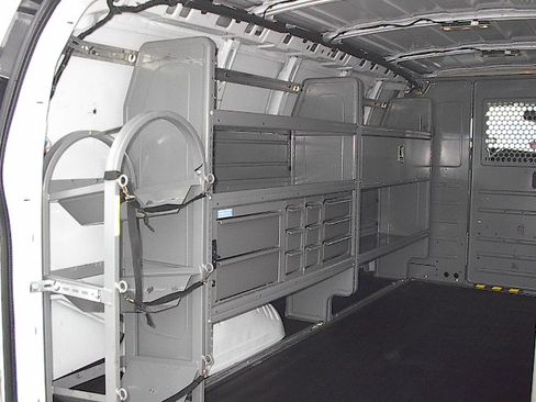 Used 2018 Chevrolet Express 2500 image 19