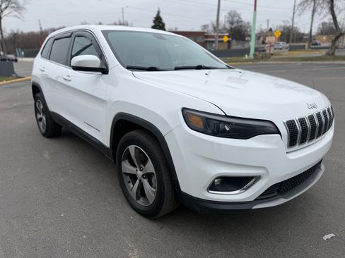 Used 2019 Jeep Cherokee Limited image 1