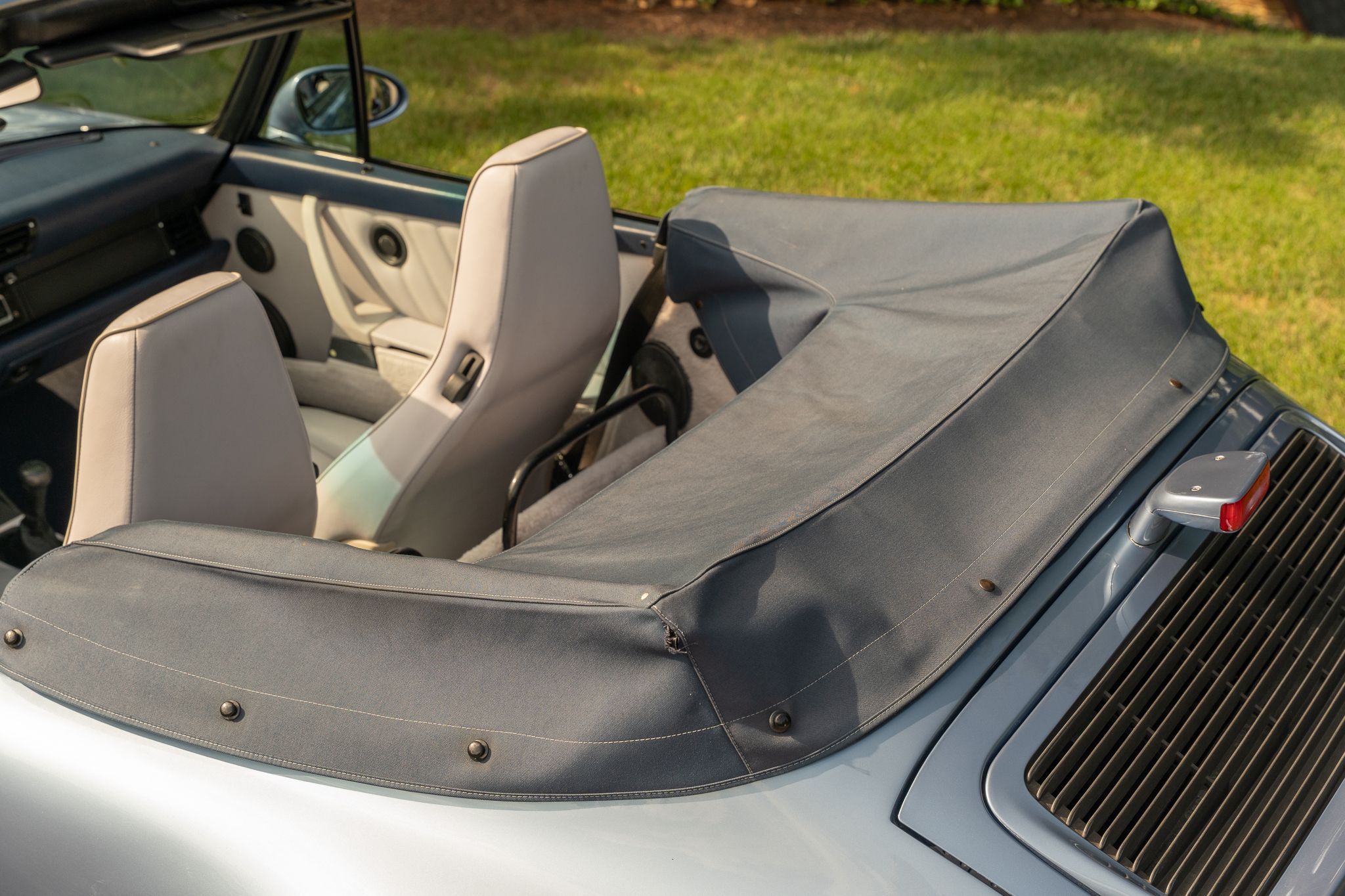 Used 1992 Porsche 911 Cabriolet image 36