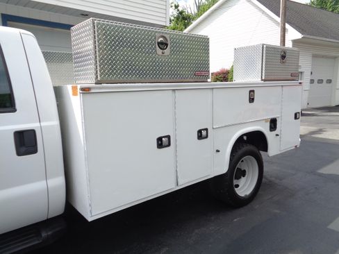 Used 2015 Ford F550 2WD Crew Cab Super Duty image 4