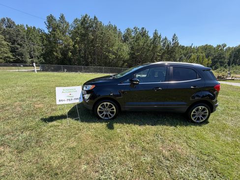 Used 2020 Ford EcoSport FWD Titanium image 12