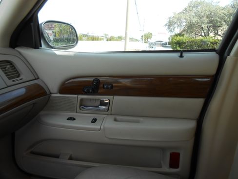 Used 2006 Mercury Grand Marquis LS image 16