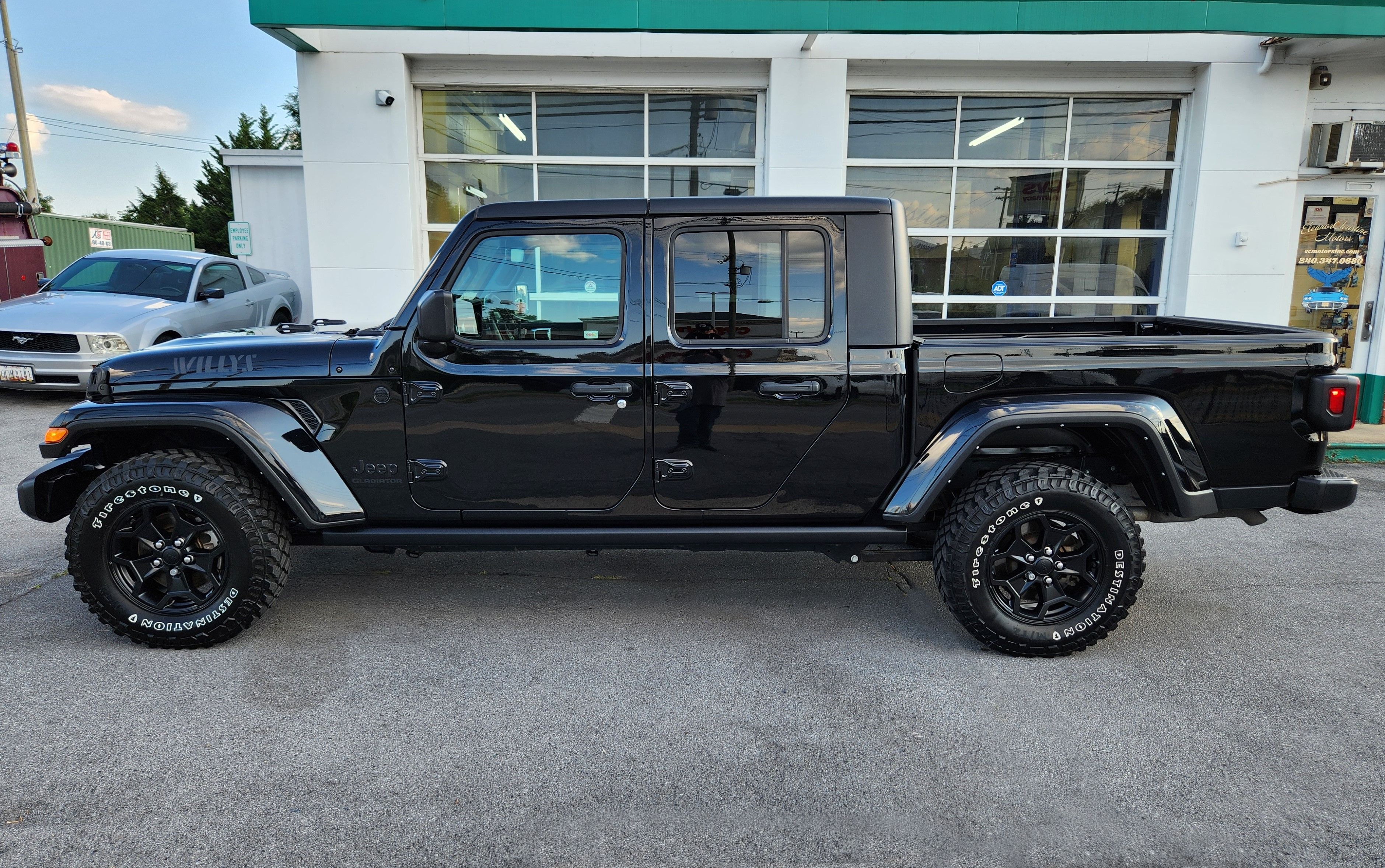 Used 2021 Jeep Gladiator Sport AWD/4WD image 9