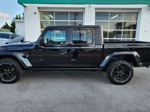 Used 2021 Jeep Gladiator Sport AWD/4WD image 9