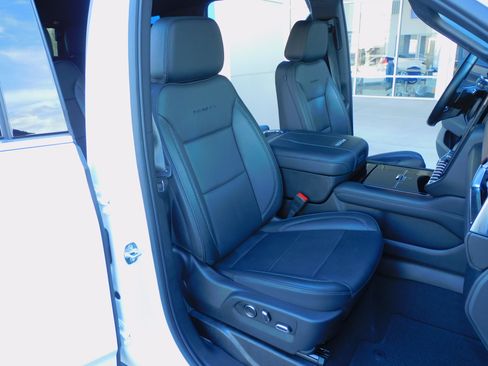 Used 2025 GMC Yukon Denali image 28