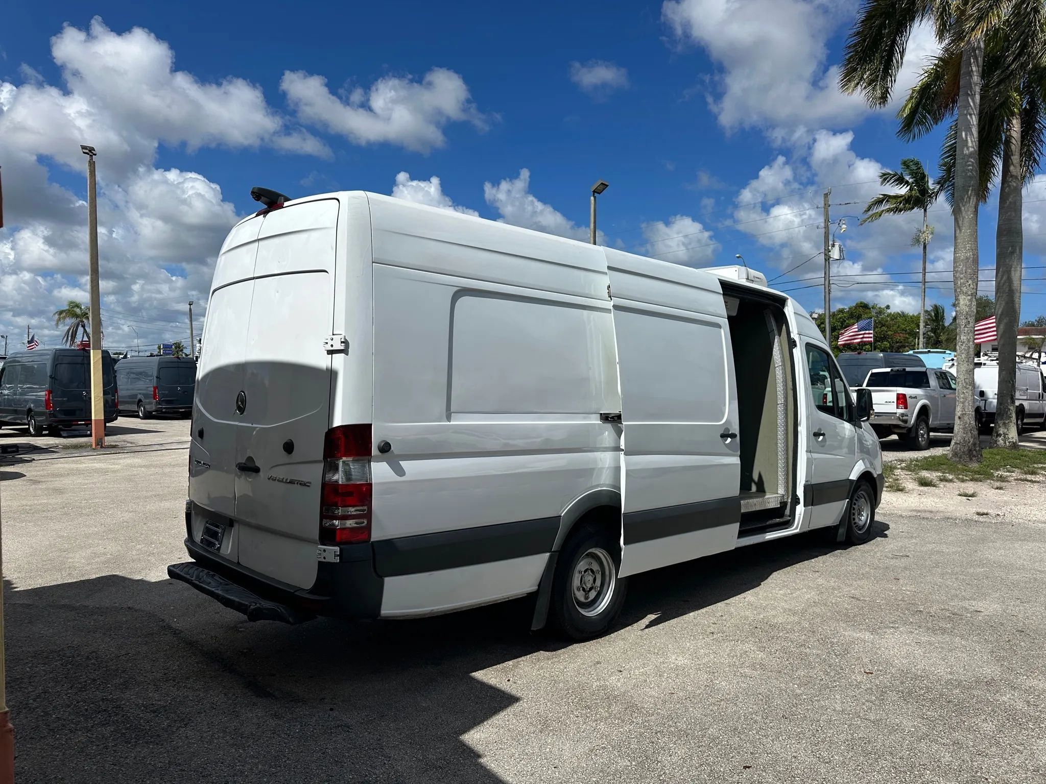 Used 2016 Mercedes-Benz Sprinter 2500 170 Extended Cargo image 8