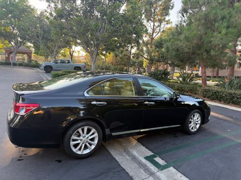 Used 2012 Lexus ES 350 w/ Luxury Pkg & Navigation FWD image 5