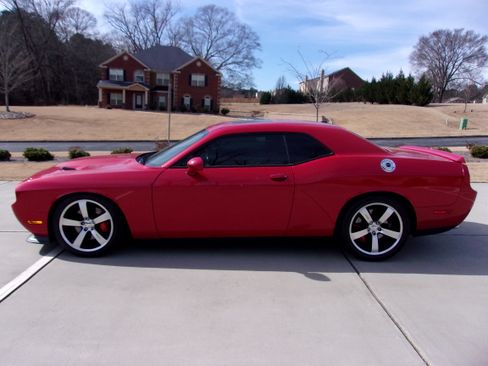 Used 2012 Dodge Challenger SRT image 2