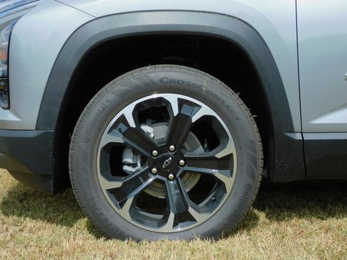 New 2026 Chevrolet Equinox LT image 8
