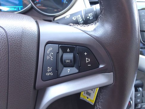 Used 2015 Chevrolet Cruze LT image 25