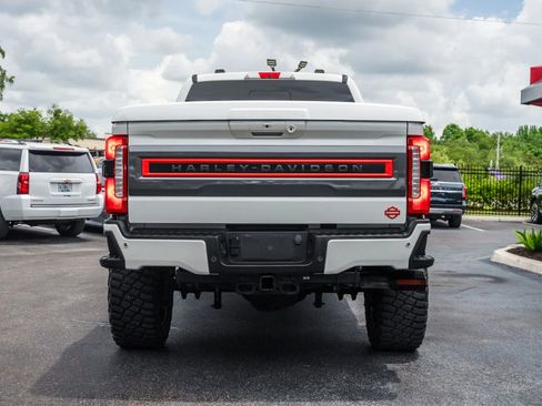 Used 2024 Ford F250 4x4 Crew Cab Super Duty image 9