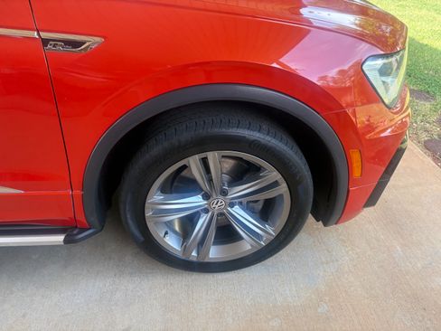 Used 2018 Volkswagen Tiguan FWD image 8