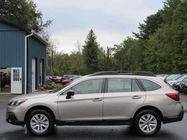 Used 2019 Subaru Outback 2.5i AWD/4WD image 4
