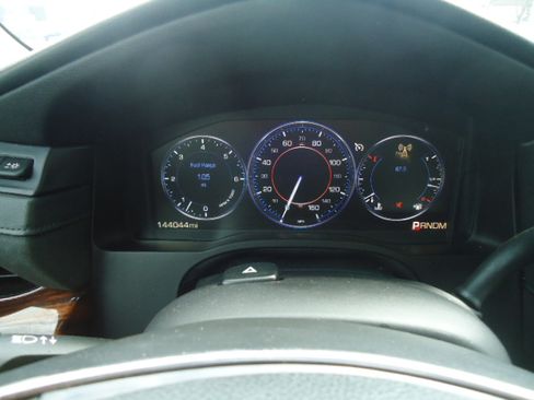 Used 2015 Cadillac Escalade Luxury image 18