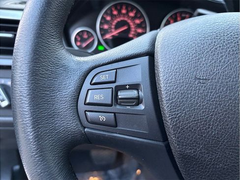 Used 2017 BMW 320i xDrive Sedan image 23