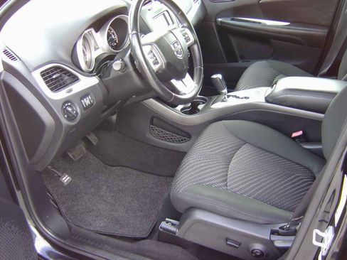 Used 2012 Dodge Journey SXT image 9