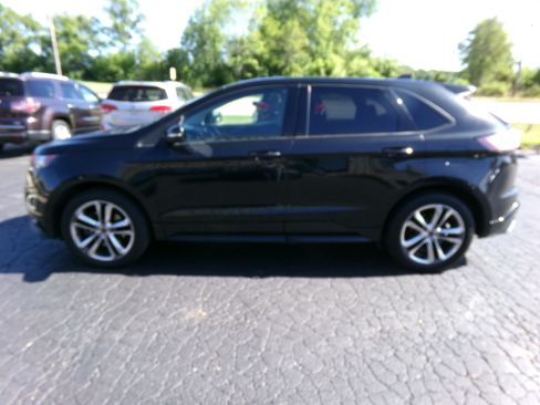 Used 2015 Ford Edge FWD Sport image 2