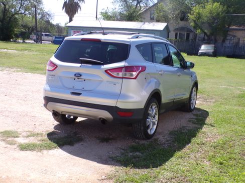 Used 2013 Ford Escape 4WD Titanium image 5