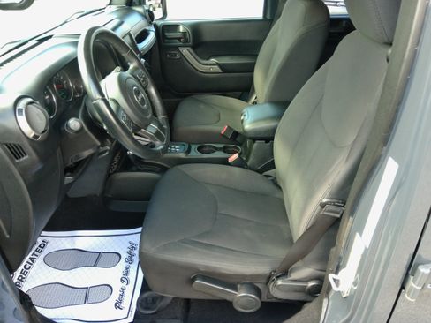 Used 2017 Jeep Wrangler Unlimited Sport S image 42