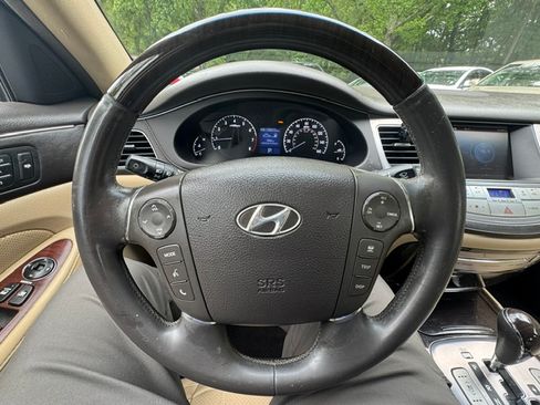 Used 2011 Hyundai Genesis 4.6 RWD image 12