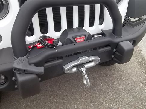 Used 2017 Jeep Wrangler 4WD Unlimited Sport image 10