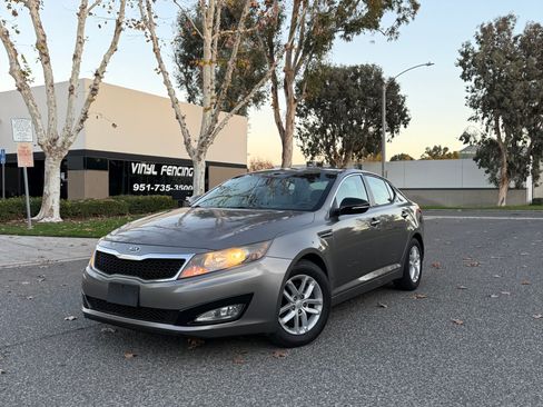 Used 2012 Kia Optima LX image 1