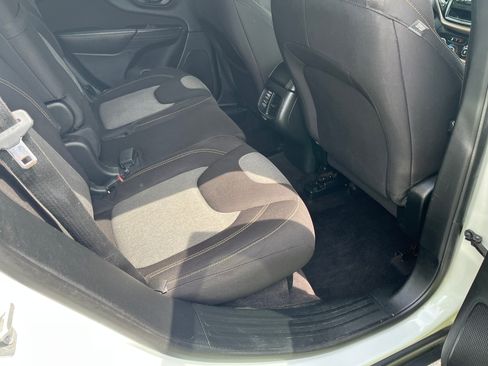 Used 2017 Jeep Cherokee Sport AWD/4WD image 17