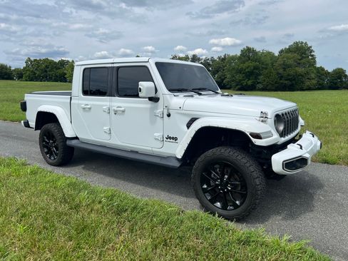 Used 2021 Jeep Gladiator High Altitude AWD/4WD image 1