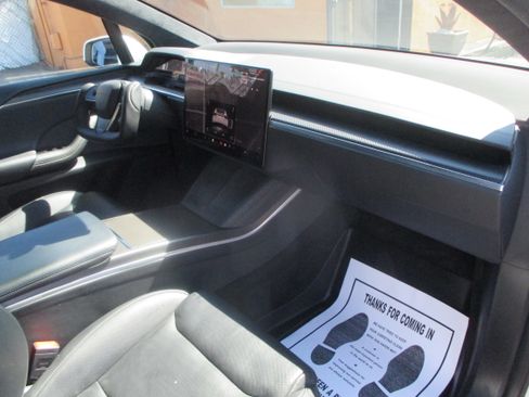 Used 2022 Tesla Model X Plaid image 8