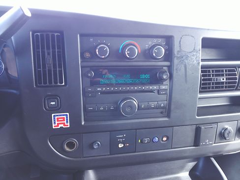 Used 2019 Chevrolet Express 2500 image 13