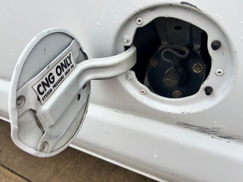 Used 2010 Ford E-250 and Econoline 250 image 21