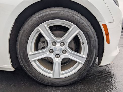 Used 2019 Chevrolet Camaro LT image 5